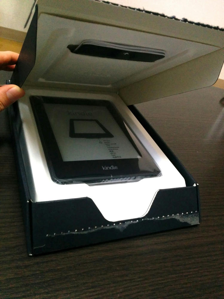 Kindle Paperwhite 2013年モデルを開封